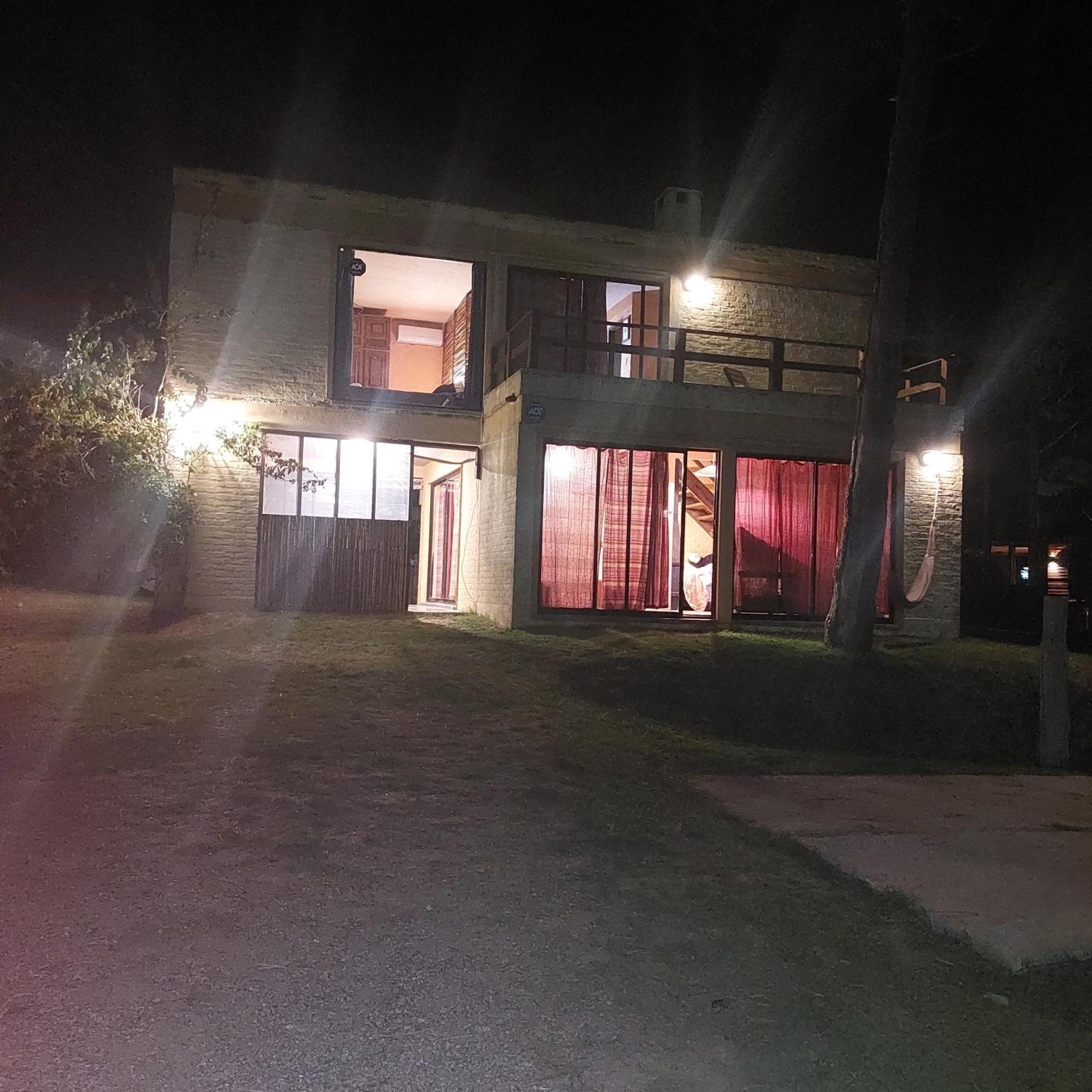 Casa Amarilla Con Jacuzzi Villa ปุนตาเดลดีอาโบล ภายนอก รูปภาพ